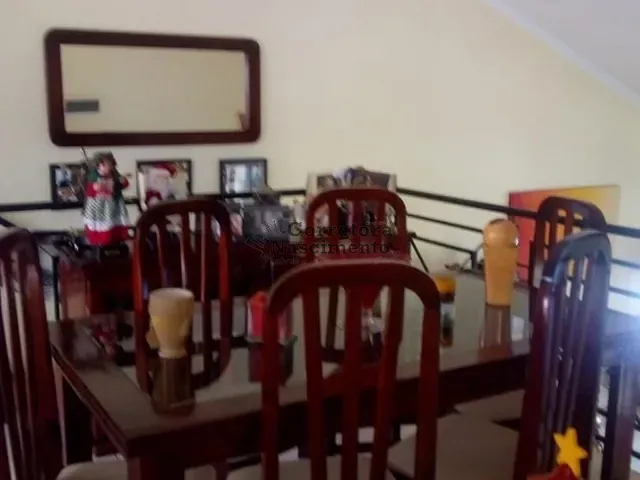 Casa com 375m² 3 quartos e 3 banheiros, à venda, no bairro Jardim Coleginho em Jacareí