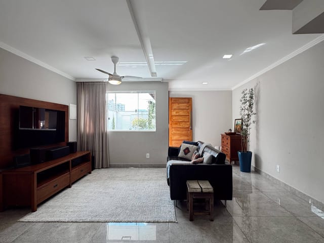 Casa com 130m² 3 quartos e 3 banheiros, à venda, no bairro Morada de Laranjeiras em Serra