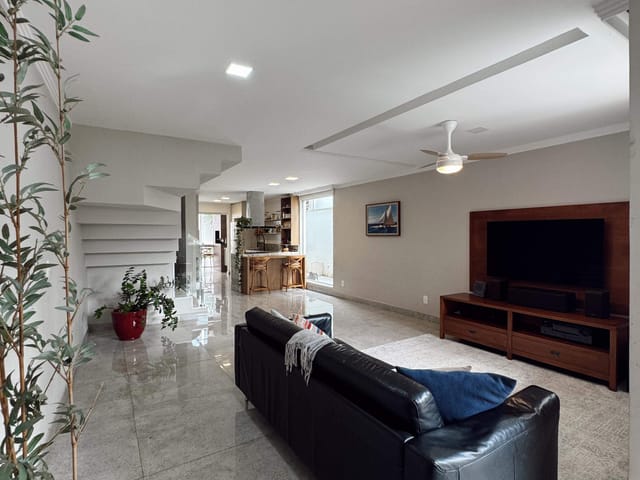 Casa com 130m² 3 quartos e 3 banheiros, à venda, no bairro Morada de Laranjeiras em Serra