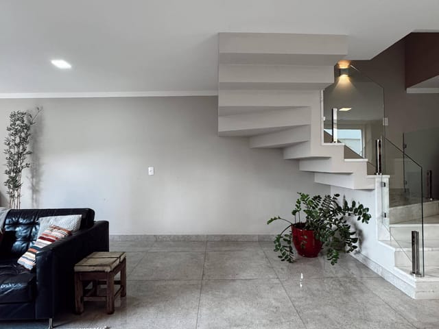 Casa com 130m² 3 quartos e 3 banheiros, à venda, no bairro Morada de Laranjeiras em Serra