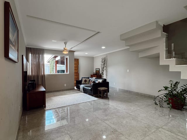 Casa com 130m² 3 quartos e 3 banheiros, à venda, no bairro Morada de Laranjeiras em Serra