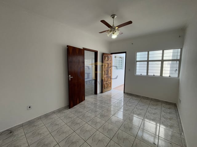 Casa com 75m² 2 quartos e 3 banheiros, para alugar, no bairro JARDIM VERA LUCIA em SALTO DE PIRAPORA