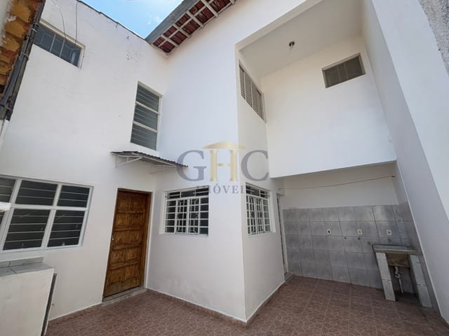 Casa com 75m² 2 quartos e 3 banheiros, para alugar, no bairro JARDIM VERA LUCIA em SALTO DE PIRAPORA