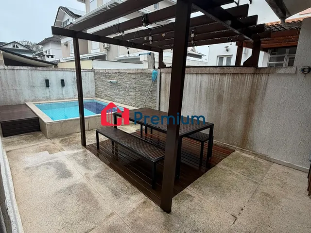 Casa 4 quartos e 5 banheiros, à venda, no bairro Barra da Tijuca em Rio de Janeiro