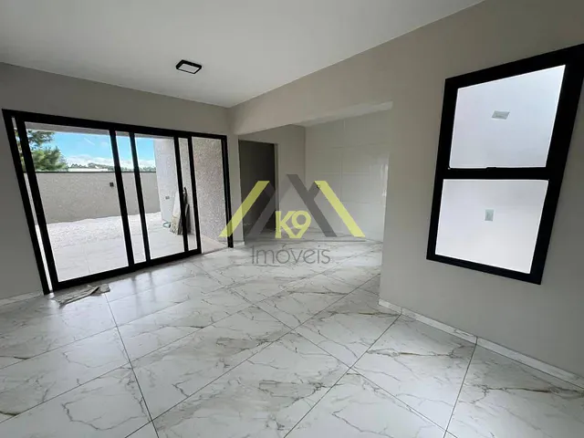Casa com 240m² 3 quartos e 2 banheiros, à venda, no bairro Roça Grande em Colombo