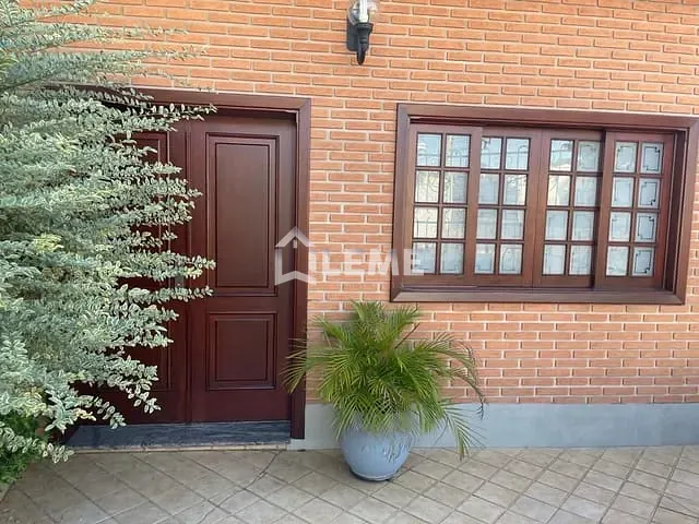 Casa com 389m² 4 quartos e 5 banheiros, à venda, no bairro Cecap I em Mococa