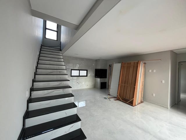 Casa com 400m² 3 quartos e 4 banheiros, à venda, no bairro Ingleses do Rio Vermelho em Florianópolis