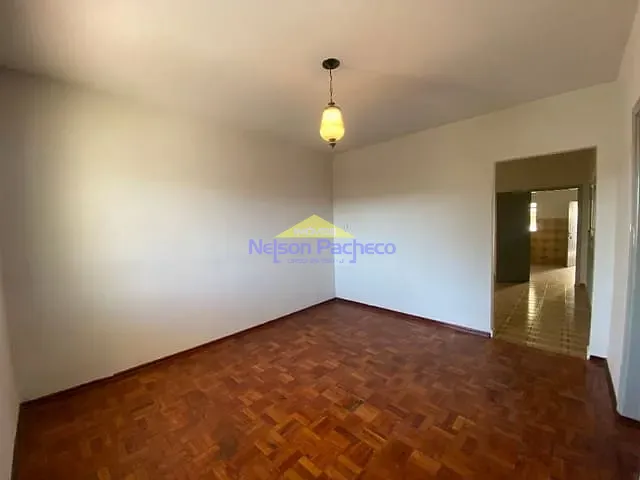 Casa com 400m² 2 quartos e 2 banheiros, à venda, no bairro Centro em Capivari