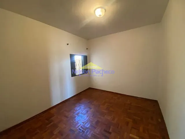 Casa com 400m² 2 quartos e 2 banheiros, à venda, no bairro Centro em Capivari