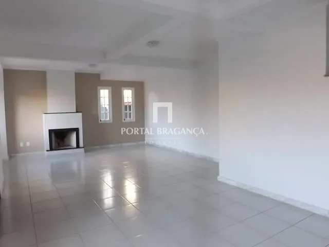 Casa com 312m² 3 quartos e 5 banheiros, à venda, no bairro Condomínio Residencial Euroville em Bragança Paulista