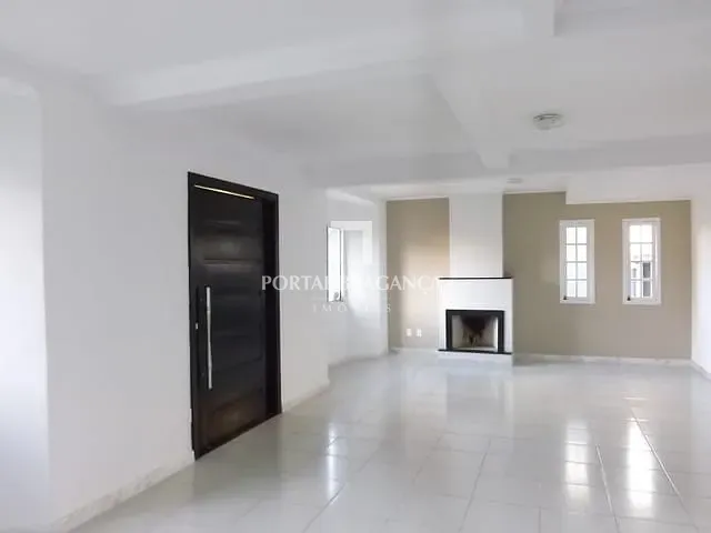 Casa com 312m² 3 quartos e 5 banheiros, à venda, no bairro Condomínio Residencial Euroville em Bragança Paulista