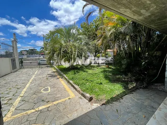 Casa com 1075m², à venda, no bairro Bom Retiro em Curitiba