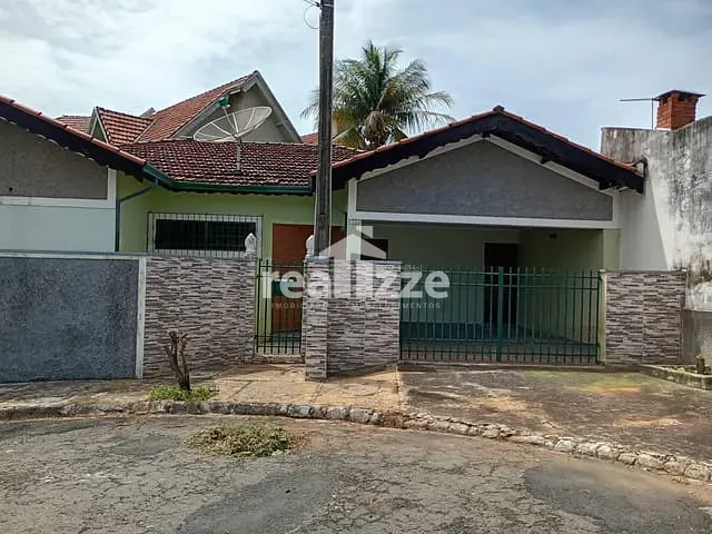 Casa 3 quartos e 2 banheiros, à venda, no bairro Santa Cruz em Itapira