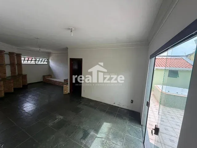 Casa 3 quartos e 2 banheiros, à venda, no bairro Santa Cruz em Itapira