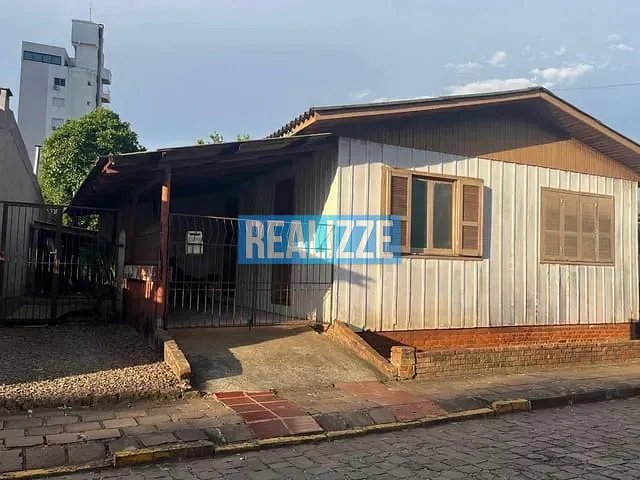 Casa com 388m² 3 quartos e 1 banheiro, à venda, no bairro centro em Marau