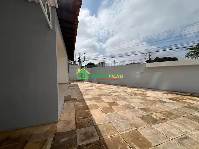 Casa com 651m² 4 quartos e 4 banheiros, à venda, no bairro Jóquei em Teresina