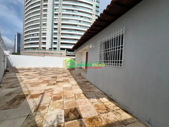 Casa com 651m² 4 quartos e 4 banheiros, à venda, no bairro Jóquei em Teresina
