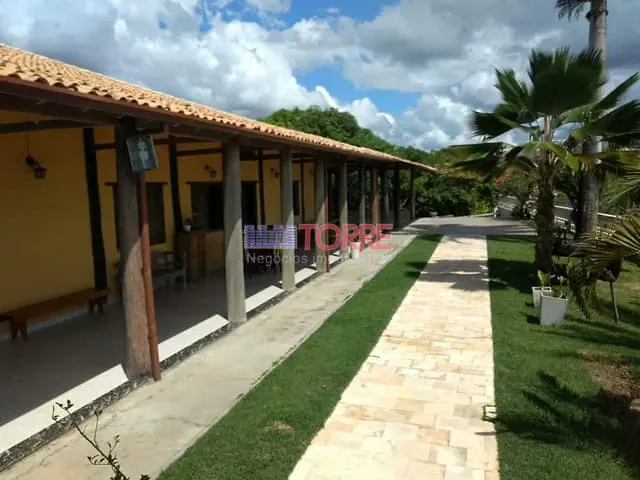 Casa com 2100m² 4 quartos e 6 banheiros, à venda, no bairro Nossa Senhora da Vitória em Ilhéus