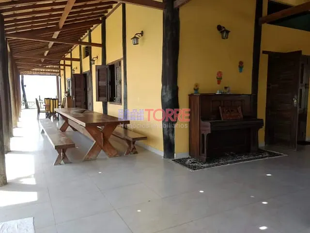 Casa com 2100m² 4 quartos e 6 banheiros, à venda, no bairro Nossa Senhora da Vitória em Ilhéus