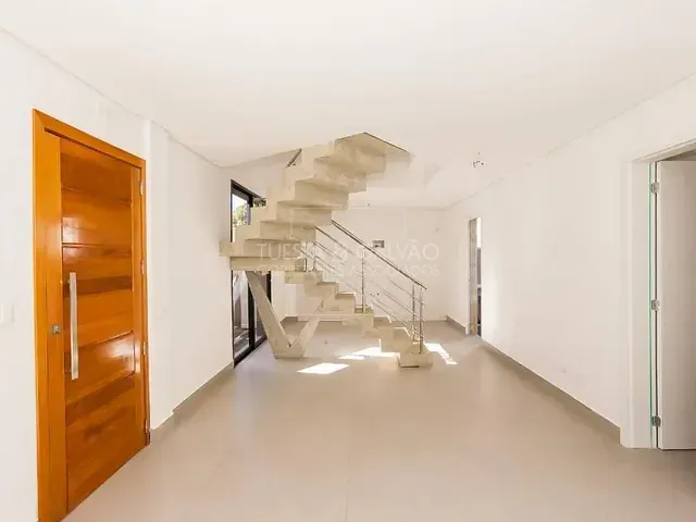 Casa com 171m² 3 quartos e 4 banheiros, à venda, no bairro Uberaba em Curitiba
