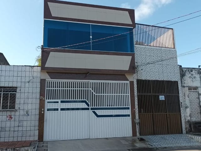 Casa com 192m² 5 quartos e 6 banheiros, à venda, no bairro Santo Antônio em Aracaju