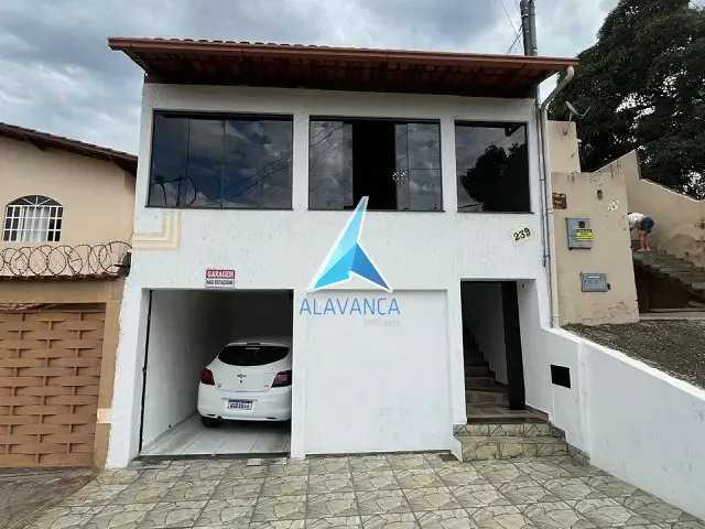 Casa com 171m² 3 quartos e 2 banheiros, à venda, no bairro Santa Rita em Governador Valadares