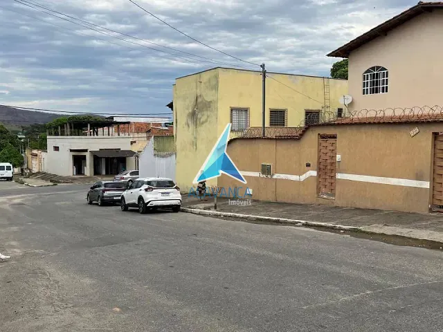 Casa com 171m² 3 quartos e 2 banheiros, à venda, no bairro Santa Rita em Governador Valadares