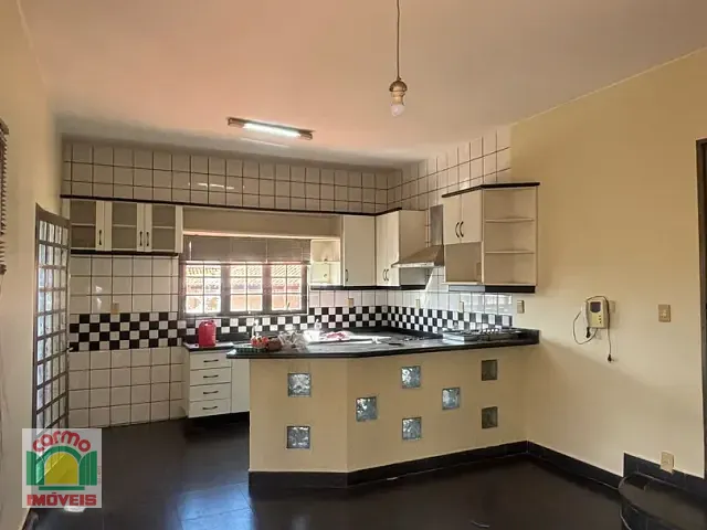 Casa com 600m² 4 quartos e 4 banheiros, à venda, no bairro Jardim das Américas 2ª Etapa em Anápolis