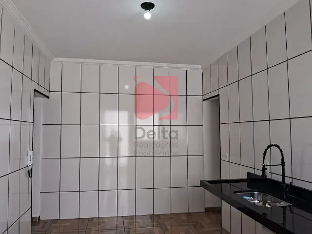 Casa 2 quartos e 2 banheiros, à venda, no bairro Jardim São Valentim em Pirassununga