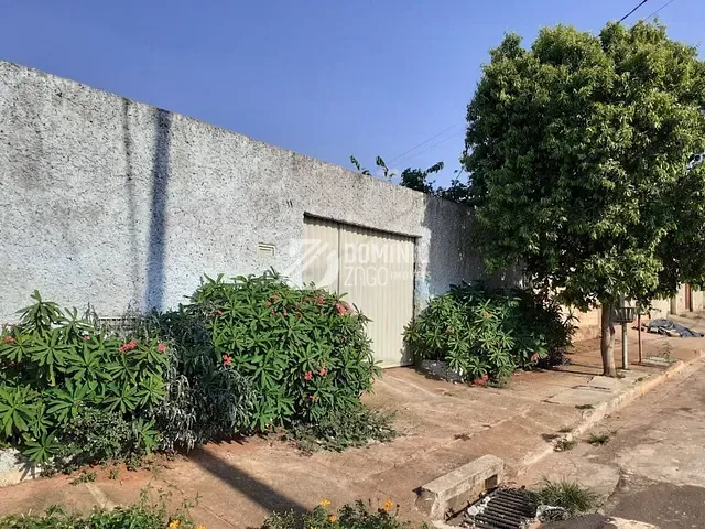 Casa com 200m² 2 quartos e 1 banheiro, à venda, no bairro Jardim Marajó em Uberaba