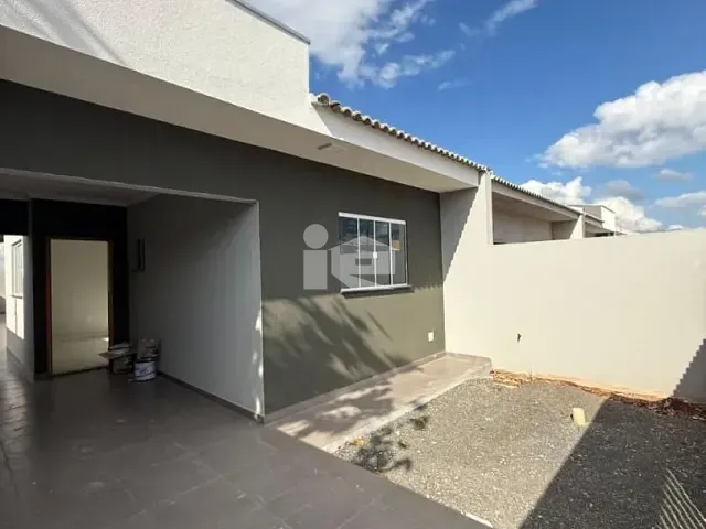 Casa 3 quartos e 2 banheiros, à venda, no bairro Jardim Ouro Verde em Rolândia