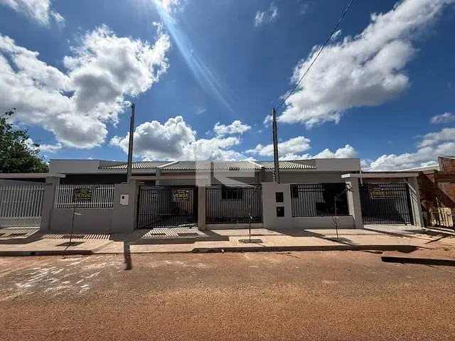 Casa 3 quartos e 2 banheiros, à venda, no bairro Jardim Ouro Verde em Rolândia