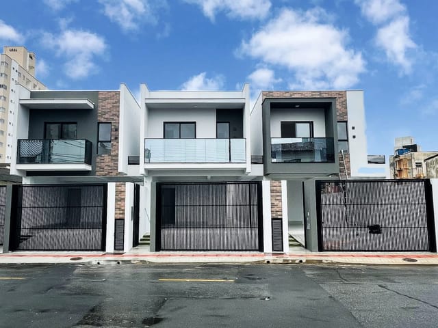 Casa com 155m², à venda, no bairro Centro em Itajai