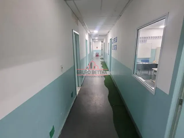 Casa com 300m², para alugar, no bairro Vila São Jorge em Barueri