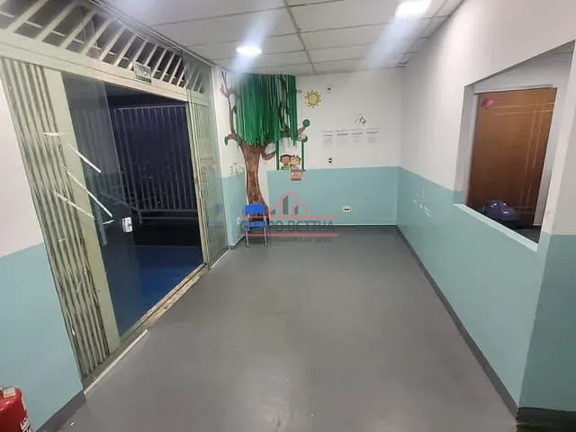 Casa com 300m², para alugar, no bairro Vila São Jorge em Barueri