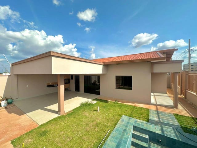 Casa com 250m² 3 quartos e 2 banheiros, à venda, no bairro Jardim América II em Nova Mutum