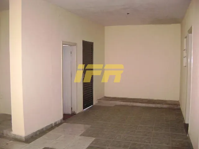 Casa com 360m² 4 quartos e 2 banheiros, à venda, no bairro Jardim Santa Cruz em Taubaté