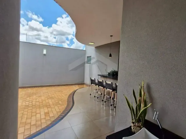 Casa com 250m² 3 quartos e 3 banheiros, à venda, no bairro Jardim Veneto II em Sertãozinho