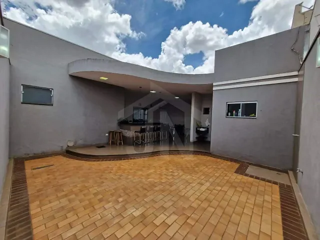 Casa com 250m² 3 quartos e 3 banheiros, à venda, no bairro Jardim Veneto II em Sertãozinho