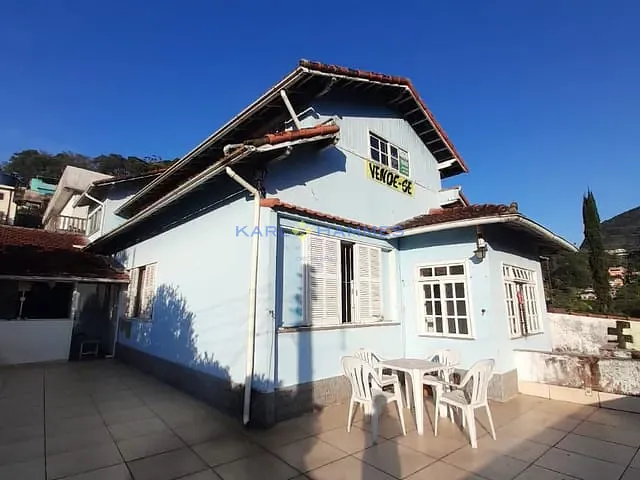 Casa com 231m² 6 quartos e 4 banheiros, à venda, no bairro Castelanea em Petrópolis