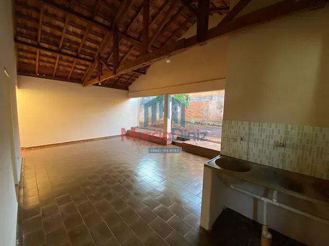 Casa com 300m² 3 quartos e 2 banheiros, à venda, no bairro Jardim Independência em Ituverava
