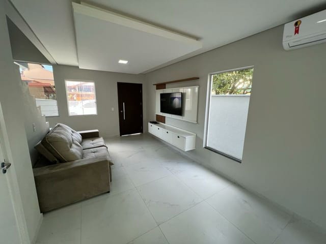 Casa com 114m² 3 quartos e 2 banheiros, à venda, no bairro Ingleses do Rio Vermelho em Florianópolis