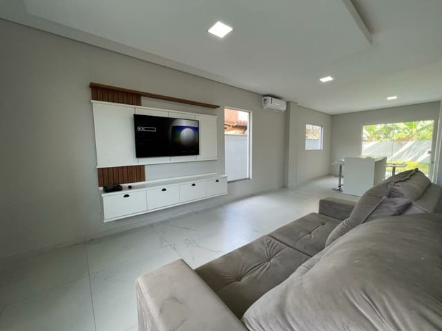 Casa com 114m² 3 quartos e 2 banheiros, à venda, no bairro Ingleses do Rio Vermelho em Florianópolis
