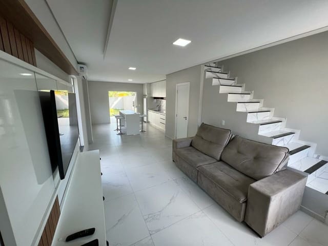 Casa com 114m² 3 quartos e 2 banheiros, à venda, no bairro Ingleses do Rio Vermelho em Florianópolis