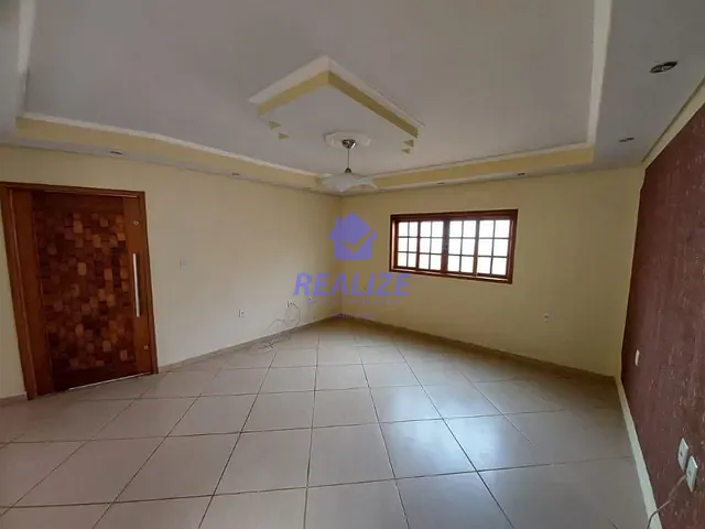 Casa com 250m² 3 quartos e 3 banheiros, à venda, no bairro Jardim Itamarati em Botucatu