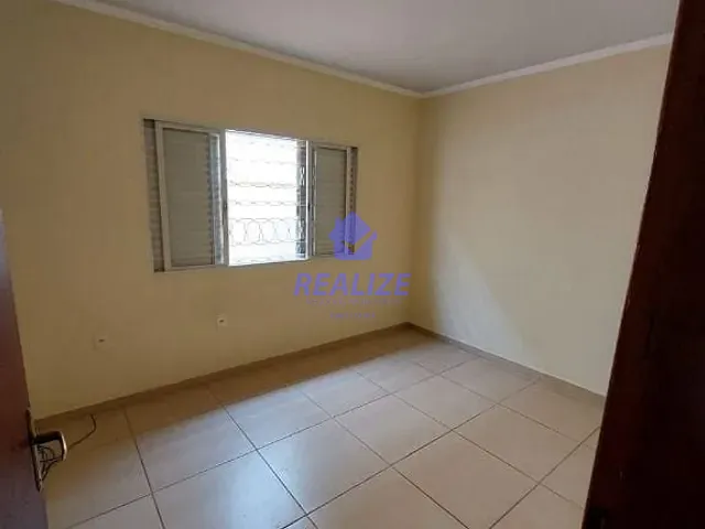 Casa com 250m² 3 quartos e 3 banheiros, à venda, no bairro Jardim Itamarati em Botucatu