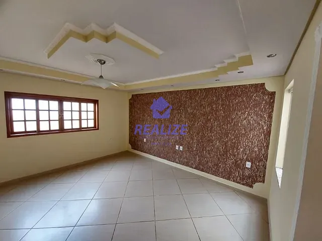 Casa com 250m² 3 quartos e 3 banheiros, à venda, no bairro Jardim Itamarati em Botucatu