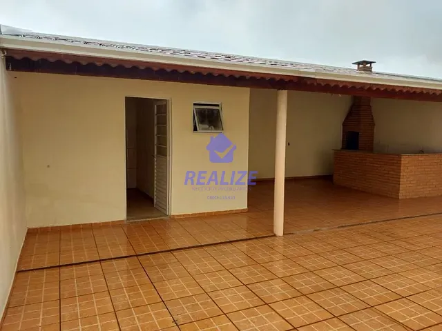 Casa com 250m² 3 quartos e 3 banheiros, à venda, no bairro Jardim Itamarati em Botucatu