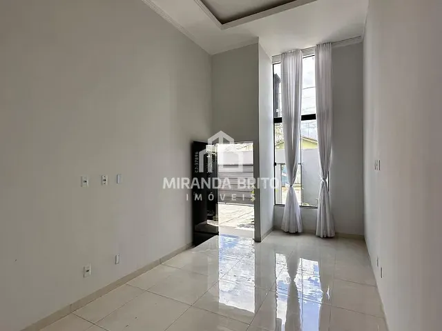 Casa 3 quartos e 2 banheiros, à venda, no bairro Condomínio das Esmeraldas em Goiânia