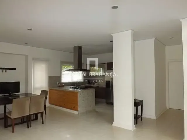 Casa com 345m² 4 quartos e 7 banheiros, à venda, no bairro Condomínio Residencial Euroville em Bragança Paulista